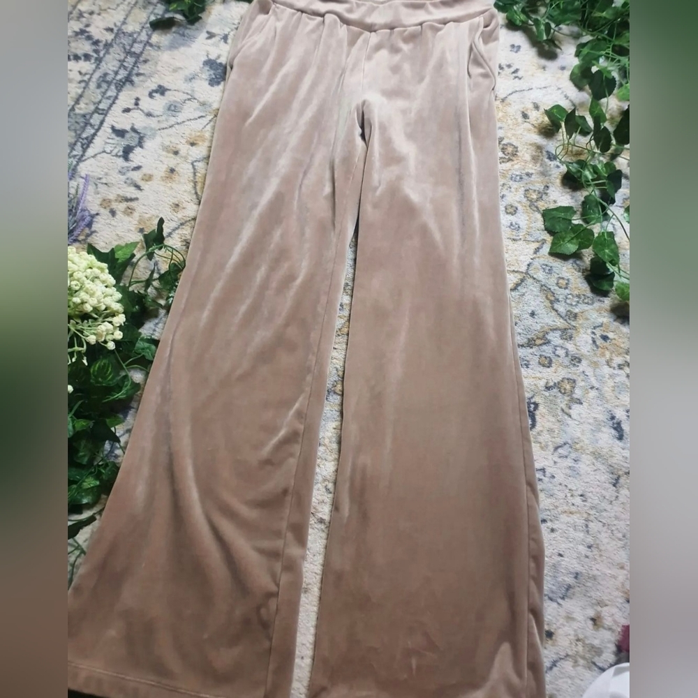Uniqlo velour wide leg pants